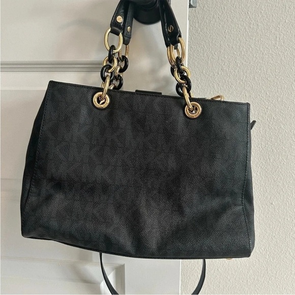 Michael Kors Black and Gold Tote with Signature Monogram Cynthia - Picture 4 of 13